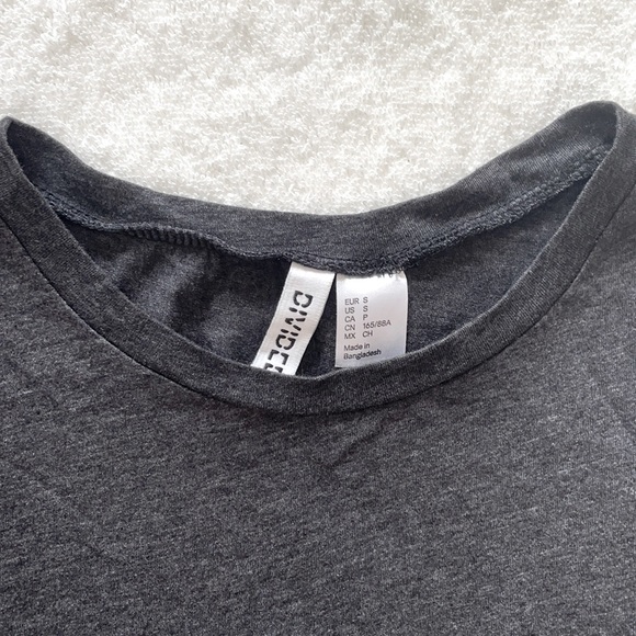 ✨3/$20 H&M Grey Muscle Tank Top - Picture 2 of 4